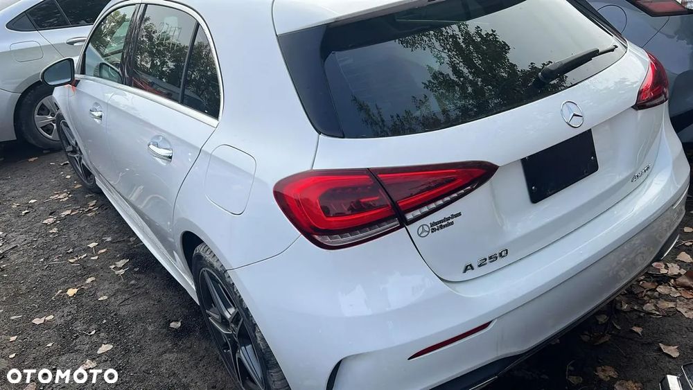 Mercedes-Benz Klasa A 250 4-Matic AMG Line 7G-DCT - 13