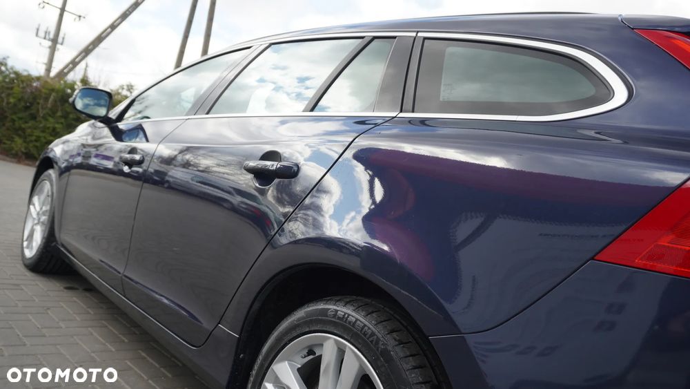 Volvo V60 D6 AWD Plug-in Hybrid Momentum - 22