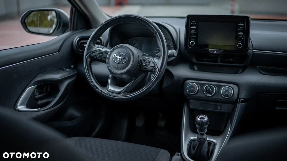 Toyota Yaris - 10
