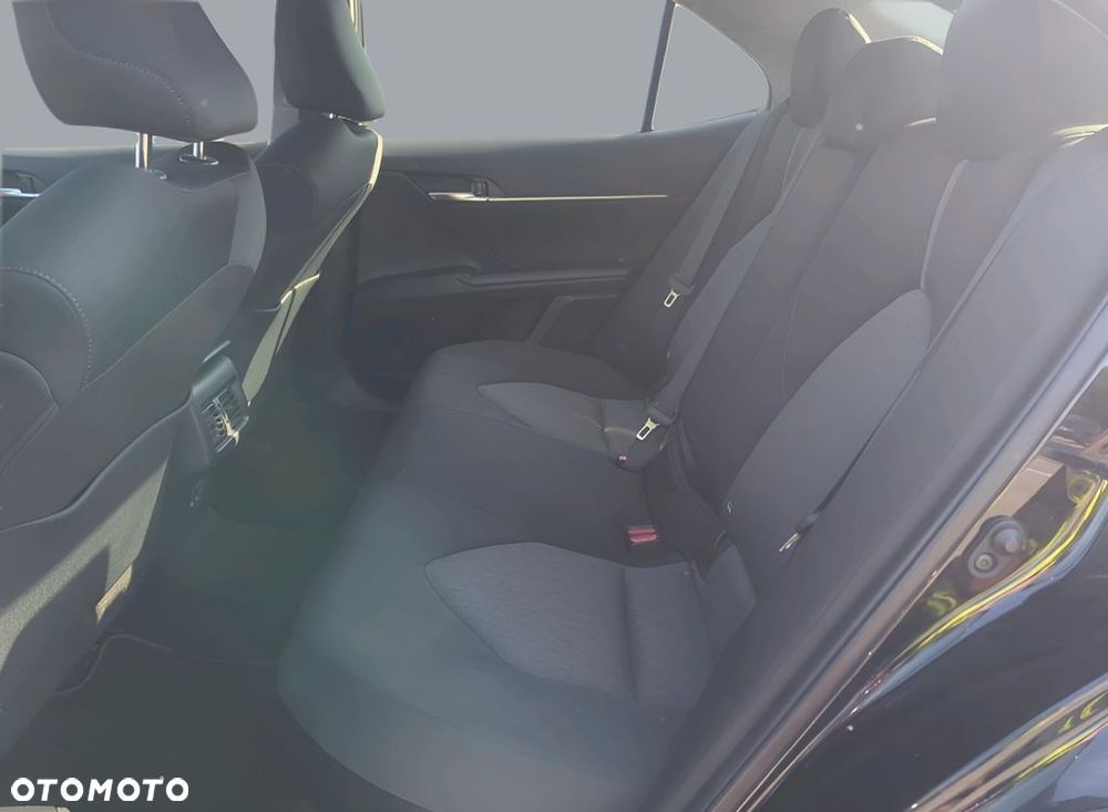 Toyota Camry - 11