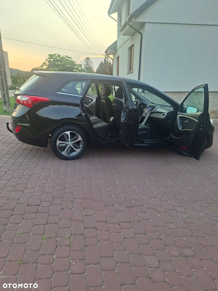 Hyundai i30 blue Kombi 1.6 GDi Trend - 6
