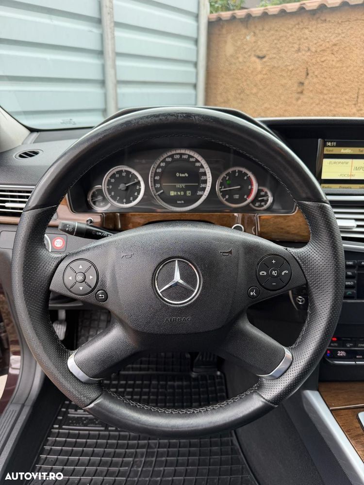 Mercedes-Benz E 220 CDI DPF BlueEFFICIENCY Automatik Elegance - 12
