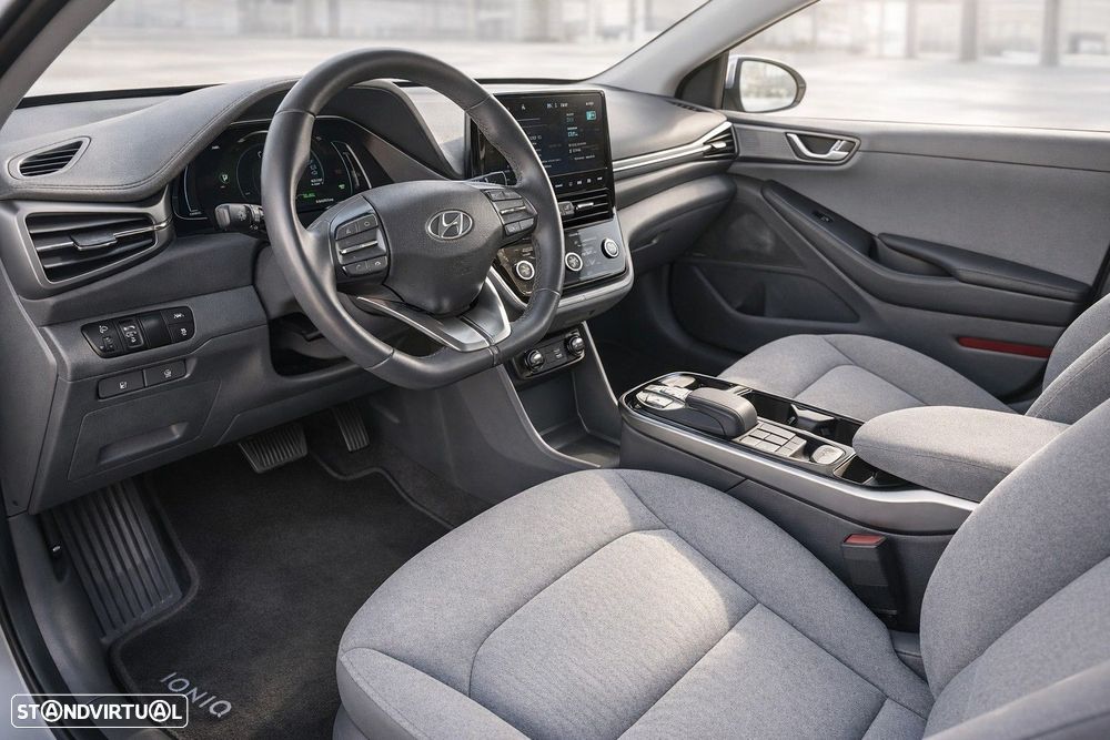 Hyundai Ioniq - 11