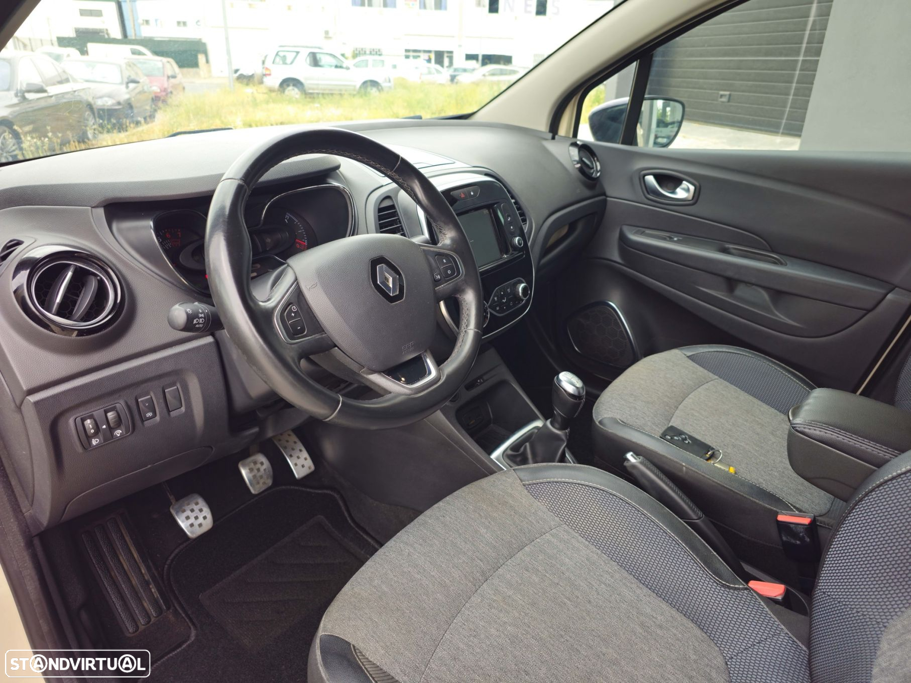 Renault Captur 0.9 TCE Exclusive - 11