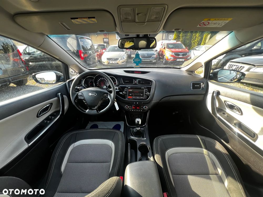 Kia Ceed - 16