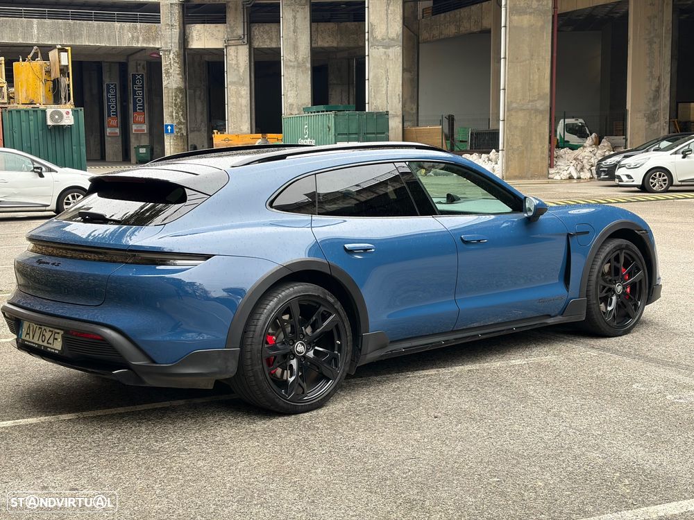 Porsche Taycan Cross Turismo - 2