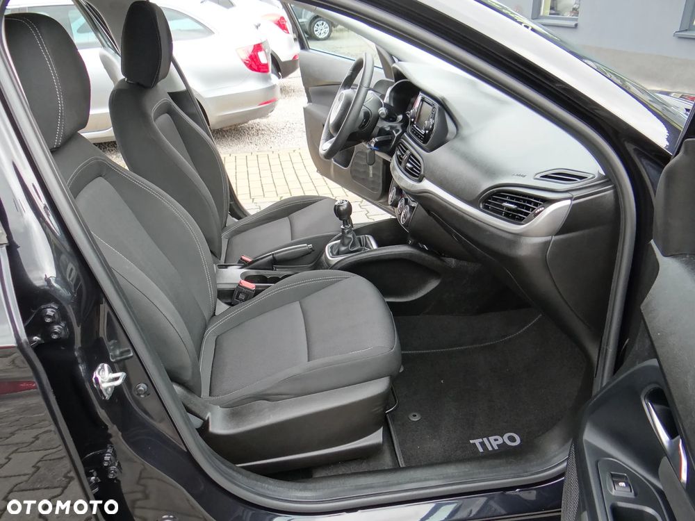 Fiat Tipo 1.4 16v Lounge EU6d - 33