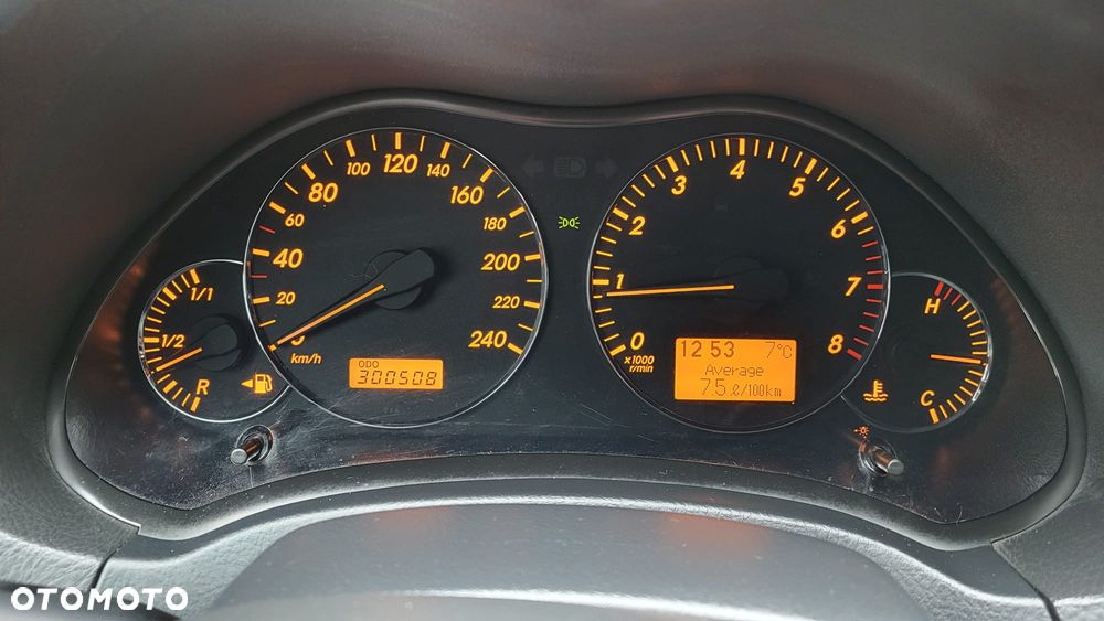 Toyota Avensis 1.8 VVT-i Executive - 13