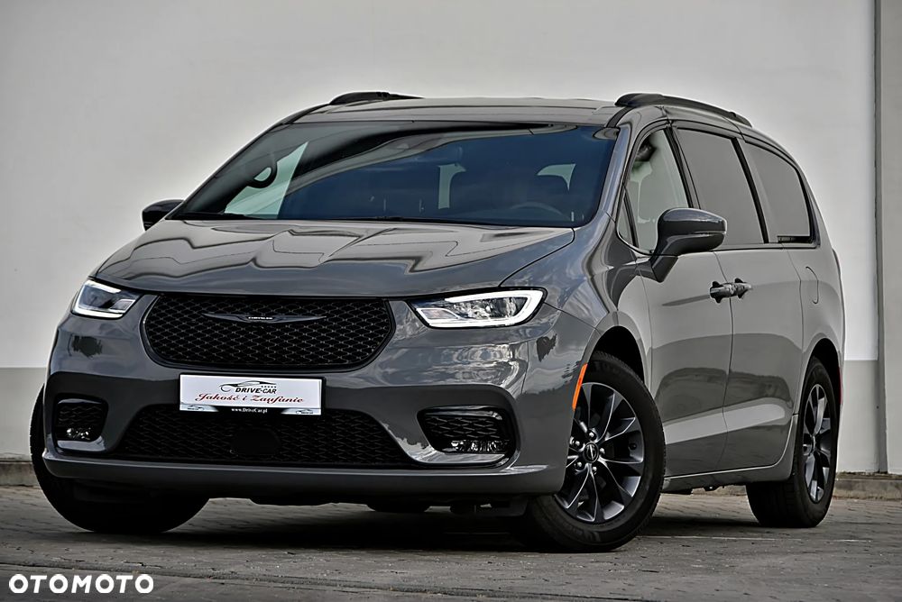 Chrysler Pacifica - 2