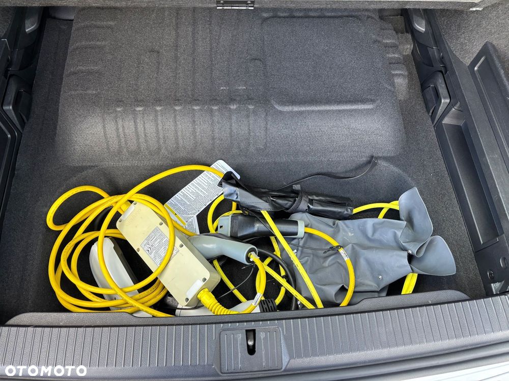 Volkswagen Passat - 28