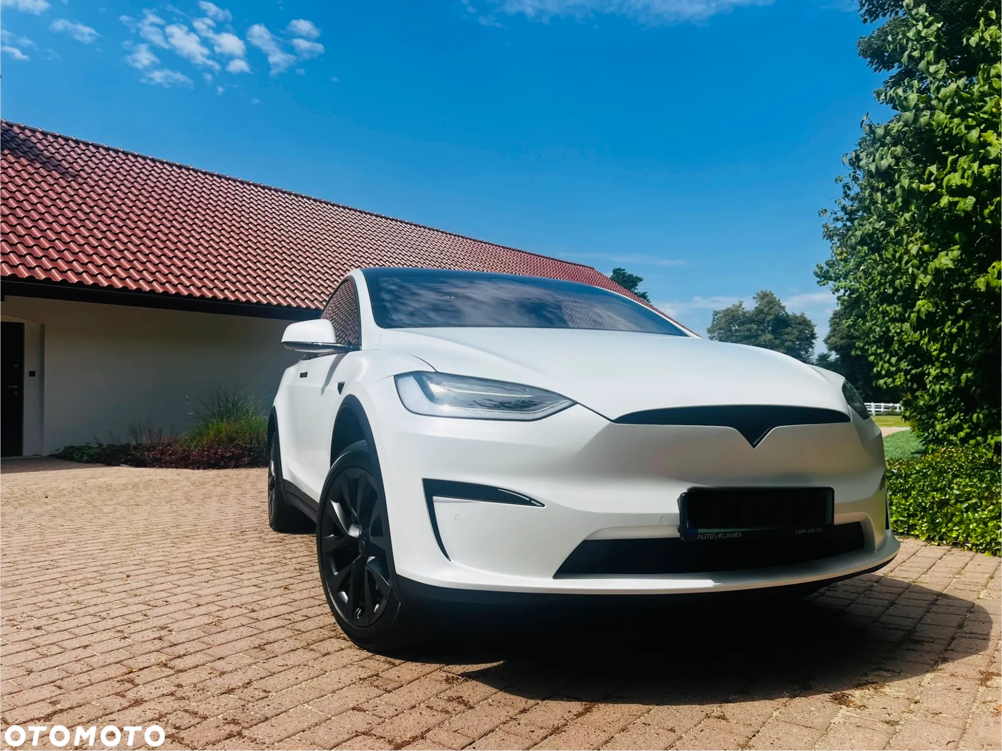 Tesla Model X Plaid - 24