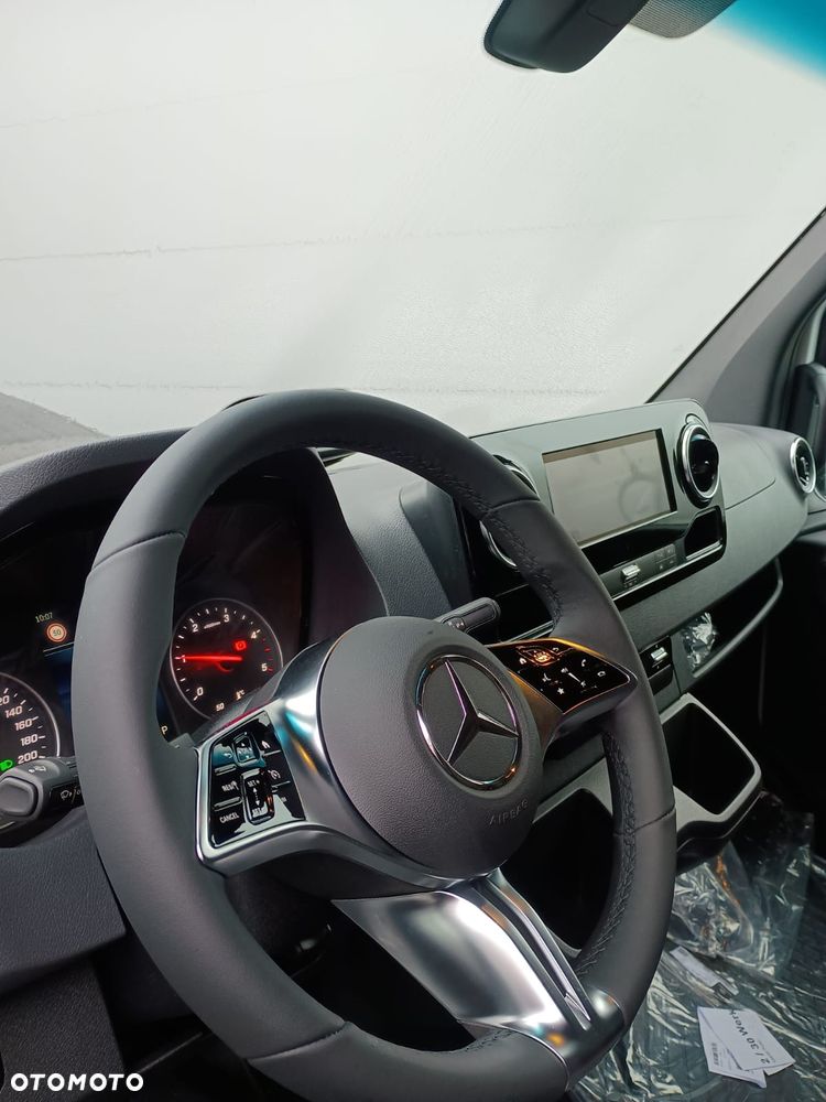 Mercedes-Benz Sprinter 319 furgon Ekstra długi - 5
