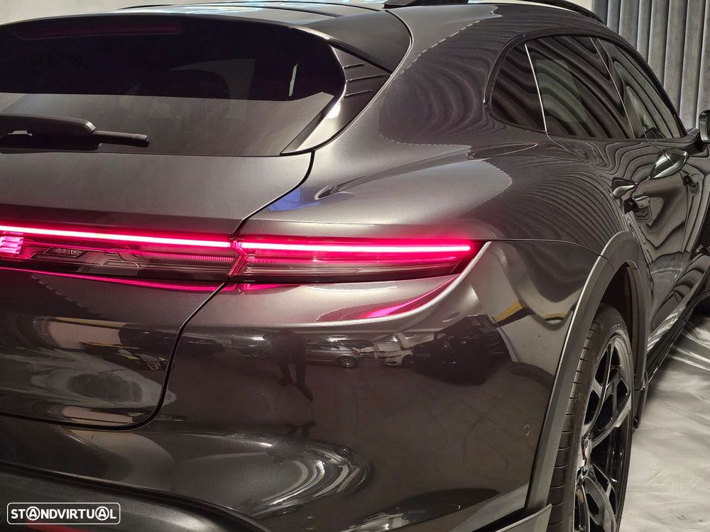 Porsche Taycan Cross Turismo 4 - 34
