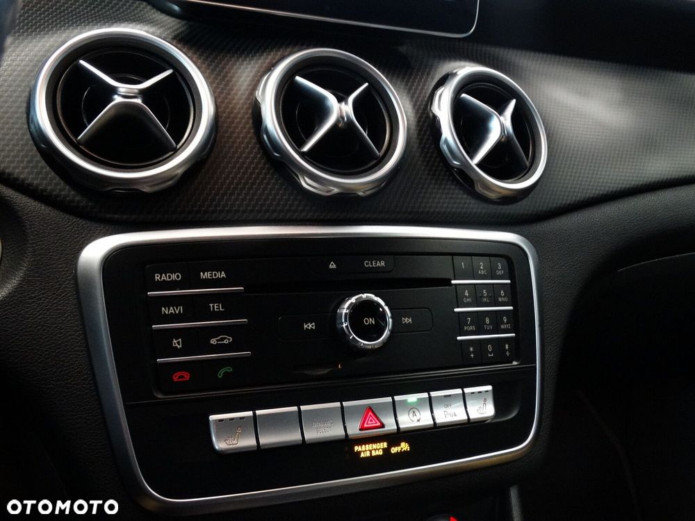 Mercedes-Benz GLA - 23