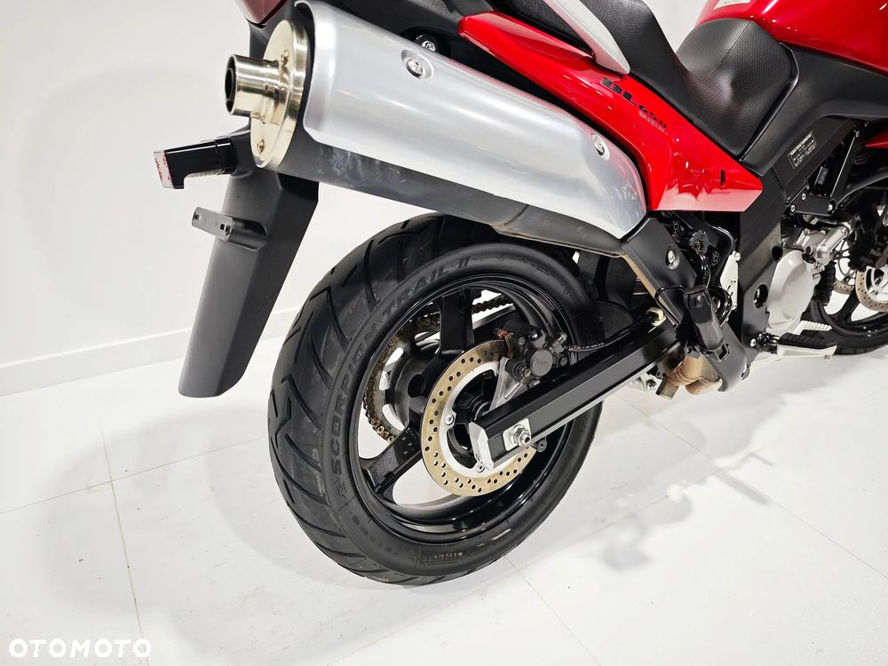 Suzuki V-STROM - 10