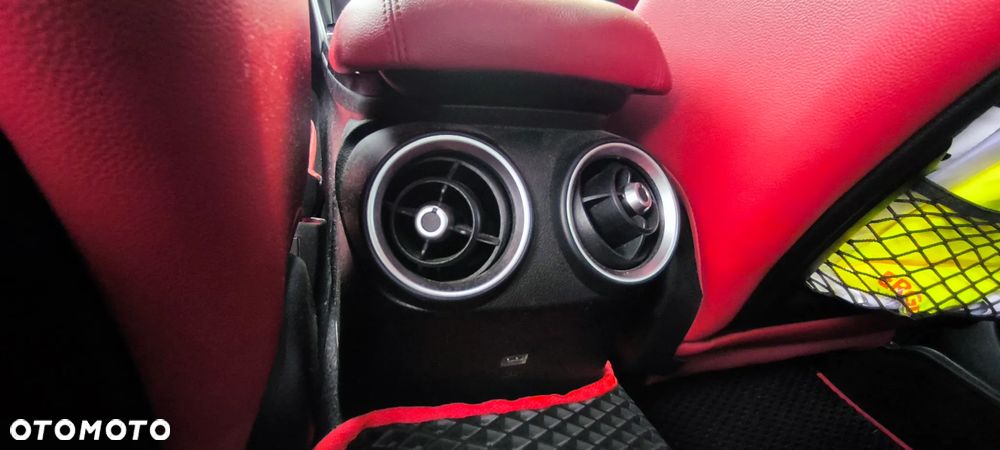 Alfa Romeo Giulia - 14