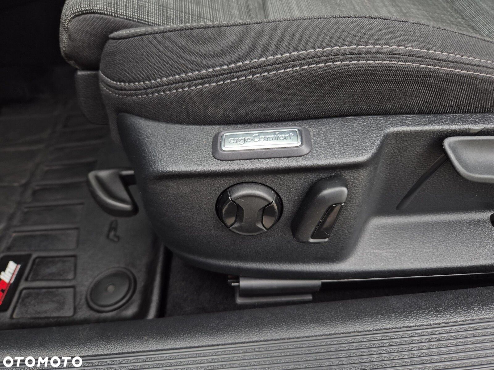 Volkswagen Passat 2.0 TSI Business DSG - 12