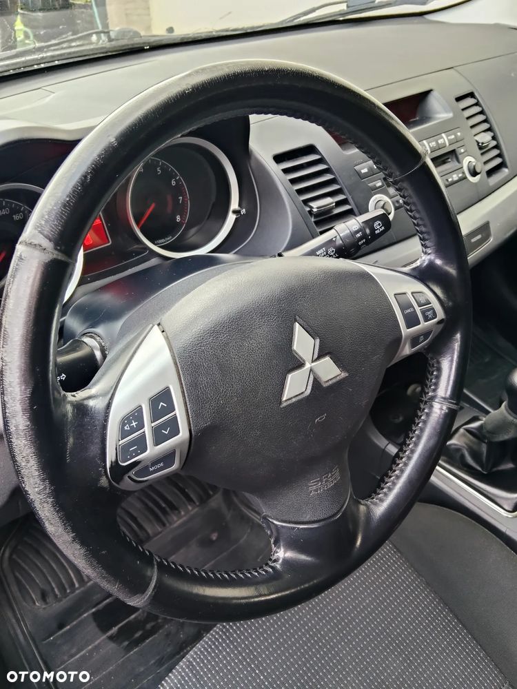 Mitsubishi Lancer 1.8 Invite - 8