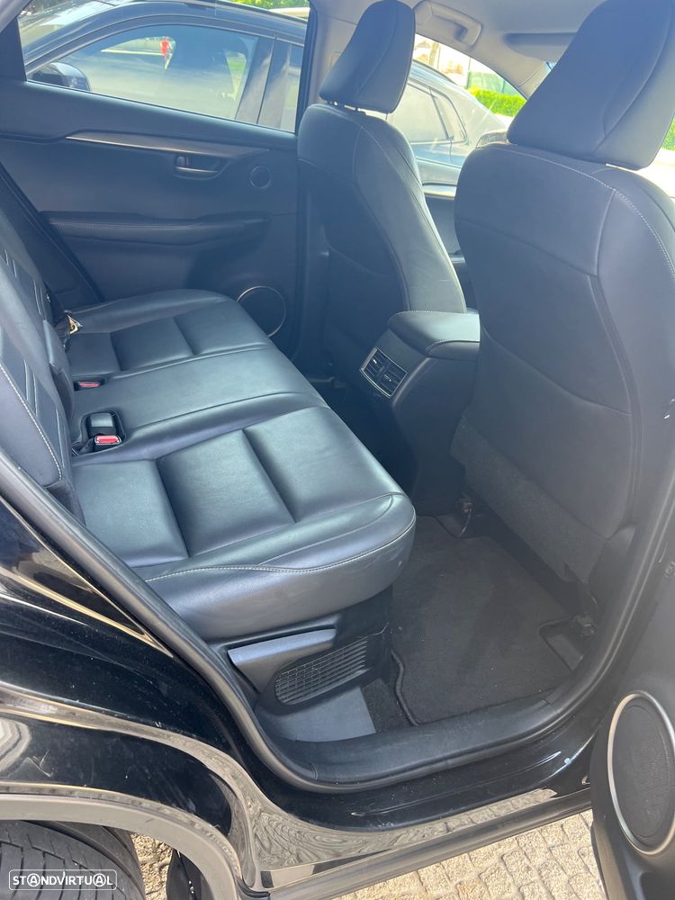 Lexus NX 300h Executive - 12