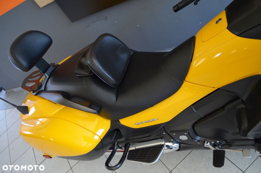 Honda GL - 16