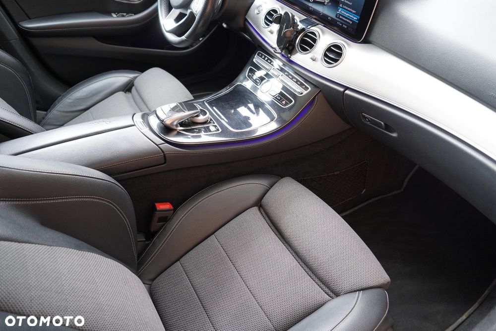 Mercedes-Benz Klasa E 220 d 9G-TRONIC - 18