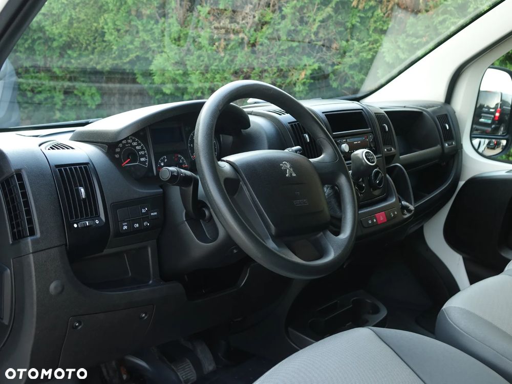 Peugeot Boxer WYWROTKA DOKA 7-osobowy kiper - 17