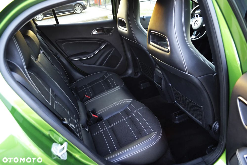 Mercedes-Benz GLA 180 d Activity Edition - 29
