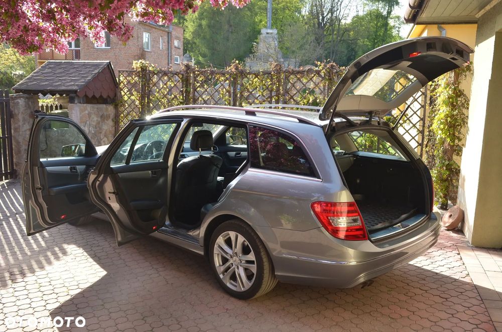 Mercedes-Benz Klasa C 180 CGI BlueEff Avantgarde - 10