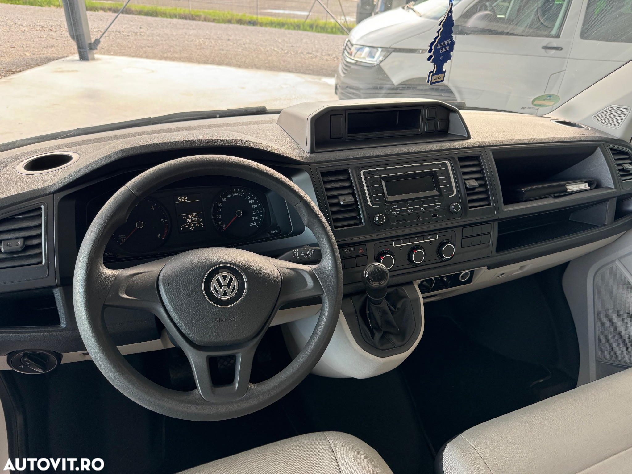 Volkswagen Transporter Kombi T6 2.0 TDI 75 kW KR - 14