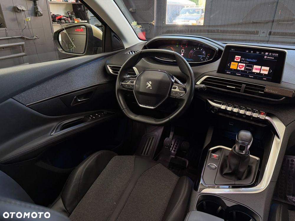 Peugeot 3008 1.2 PureTech Allure S&S - 24