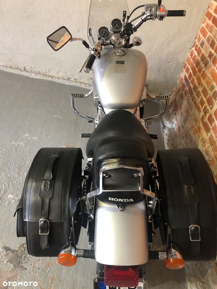 Honda VF - 9