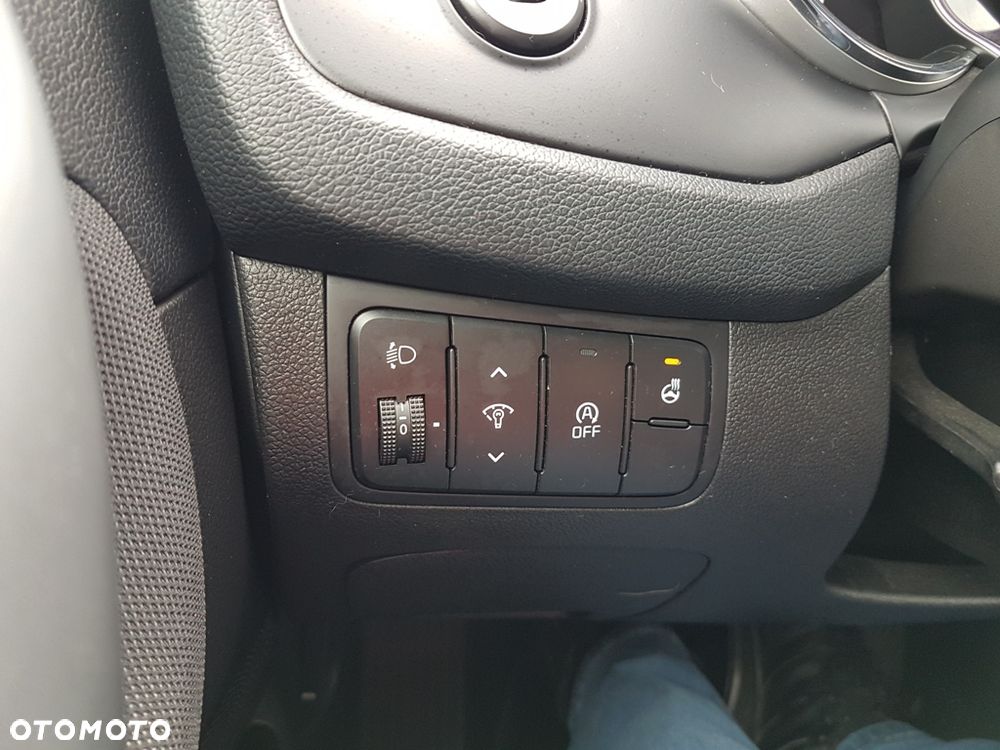 Kia Ceed 1.6 CRDi 136 ISG Dream-Team Edition - 38