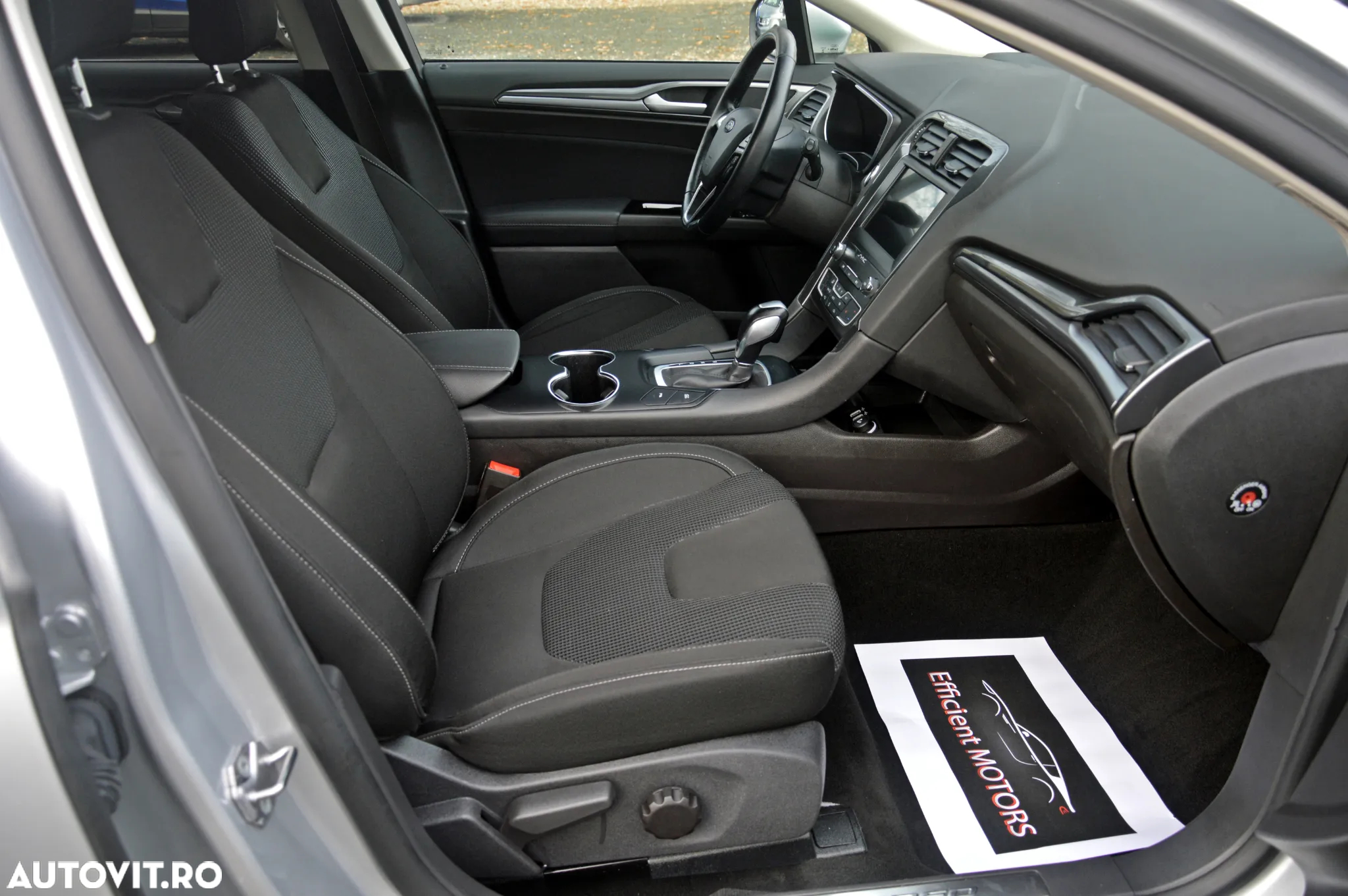 Ford Mondeo 2.0 HEV Titanium - 28