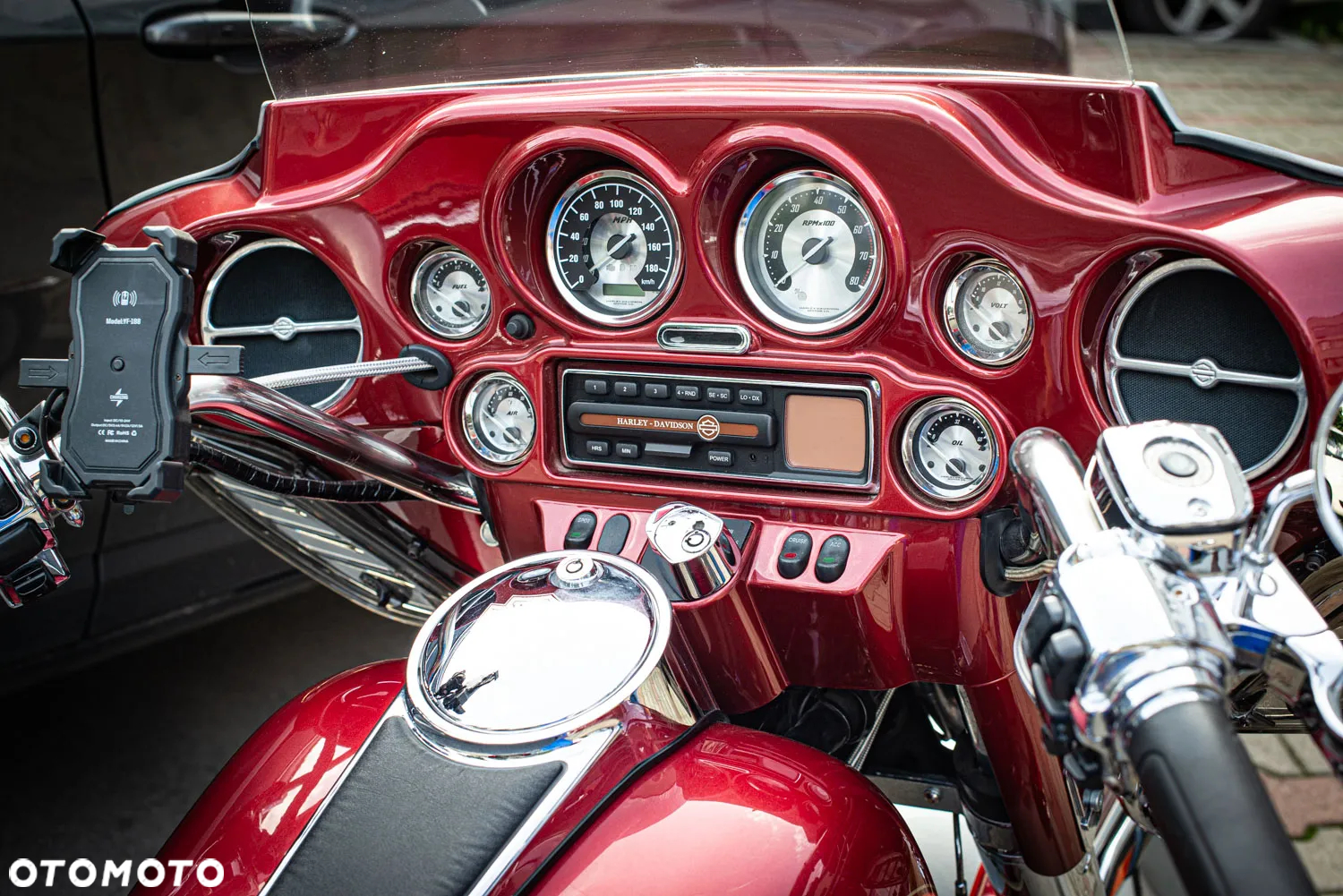Harley-Davidson FLH Electra Glide - 6