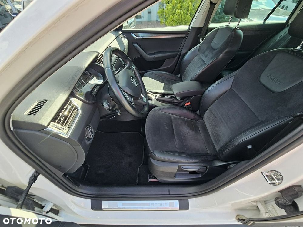 Skoda Octavia 2.0 TDI 4x4 DSG Scout - 31