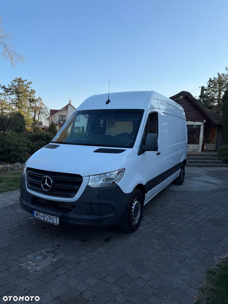 Mercedes-Benz Sprinter - 2