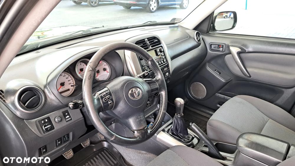 Toyota RAV4 2.0 D-4D 4x4 - 10
