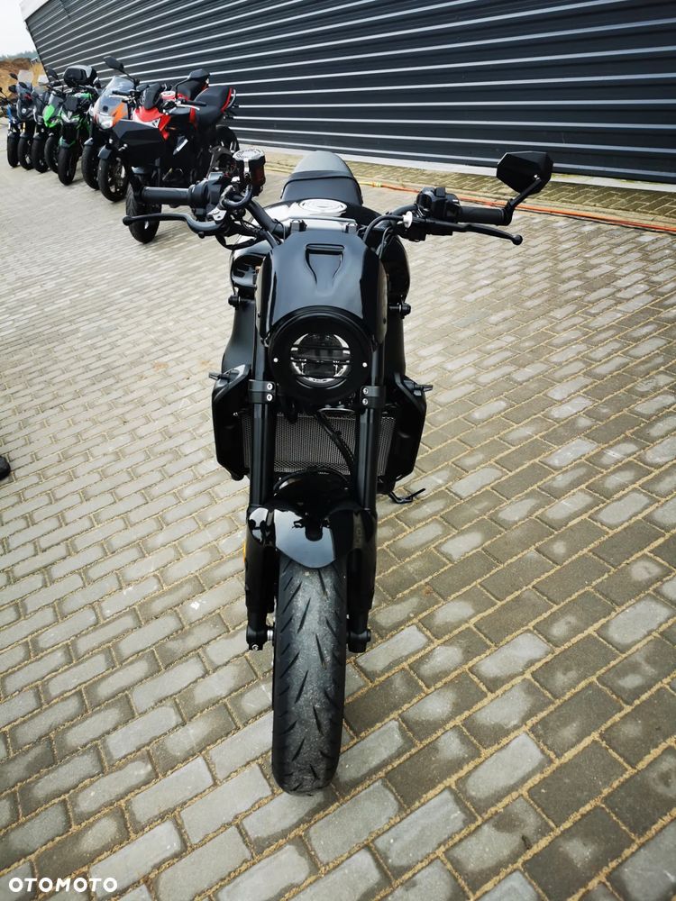 Yamaha XSR - 27