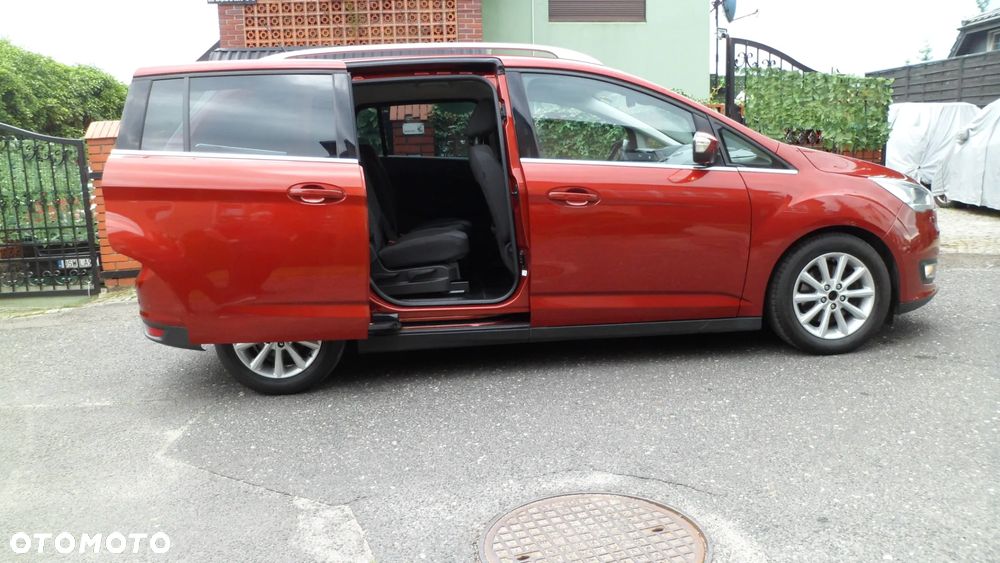 Ford Grand C-MAX - 11