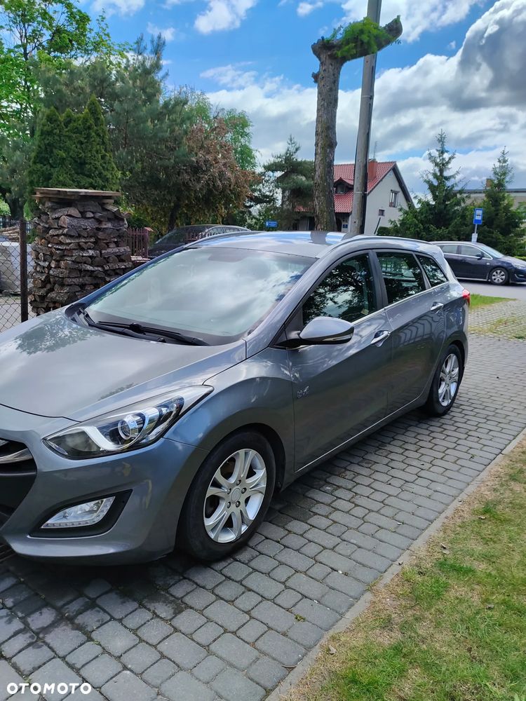 Hyundai i30 blue 1.6 CRDi Classic - 3