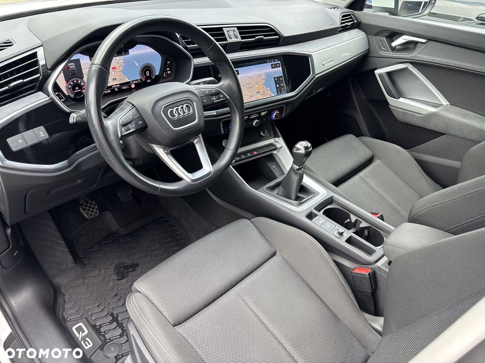 Audi Q3 Sportback - 16