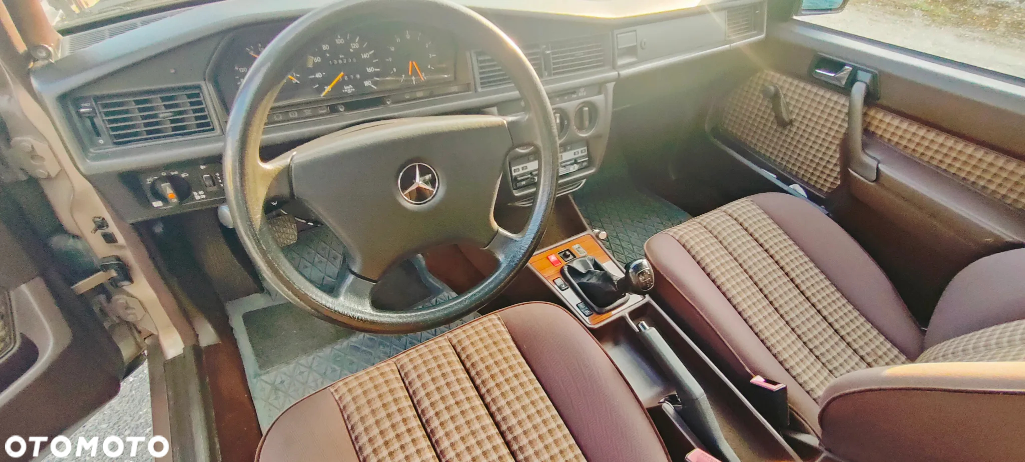 Mercedes-Benz W201 (190) - 9