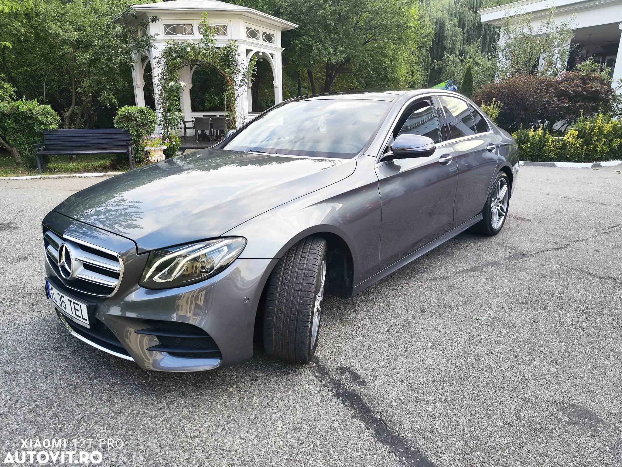 Mercedes-Benz E 220 d T 9G-TRONIC AMG Line - 2