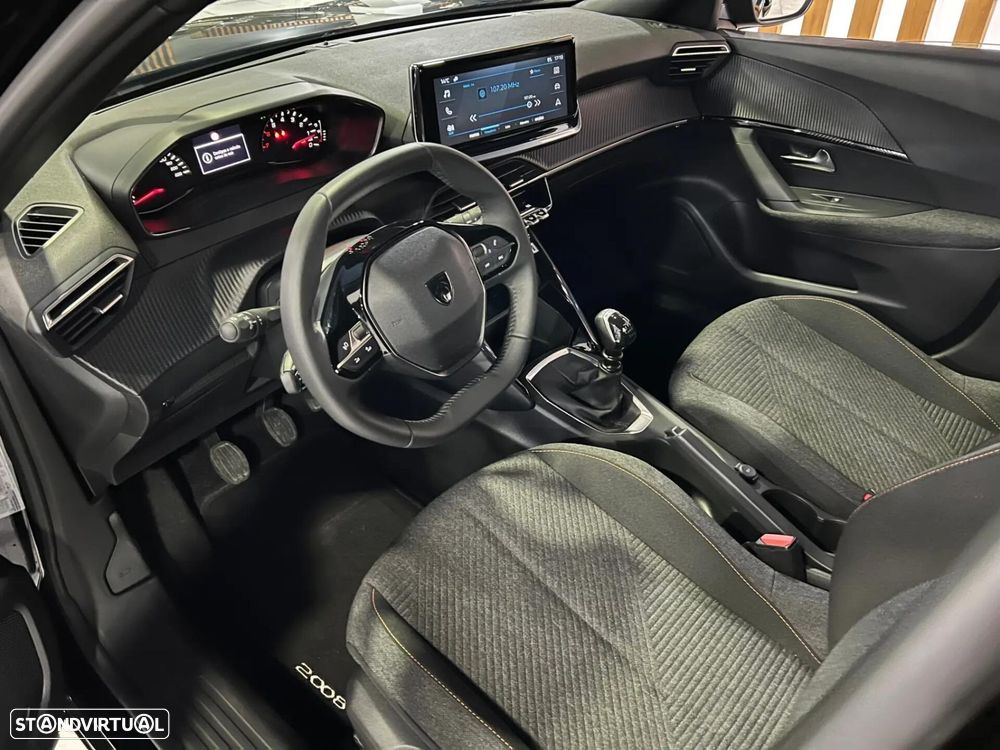 Peugeot 2008 - 18