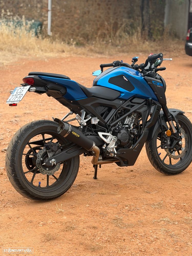 Honda CB 125R - 4