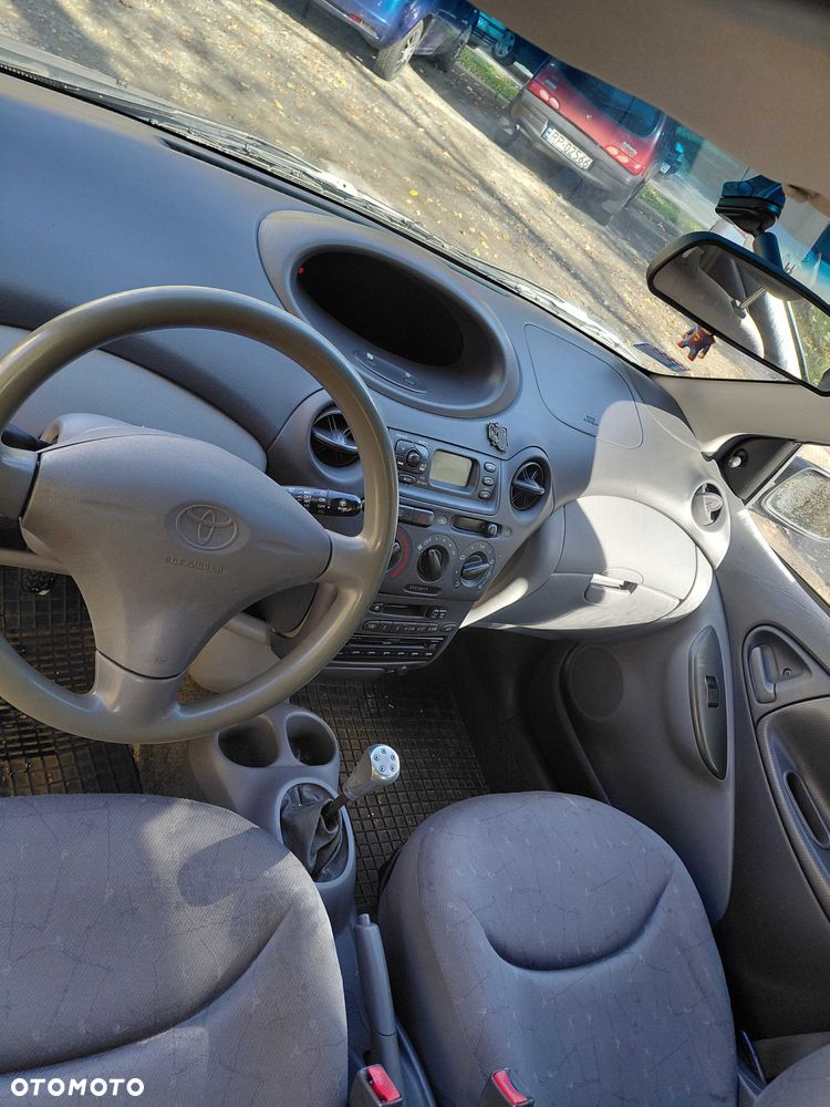 Toyota Yaris - 5