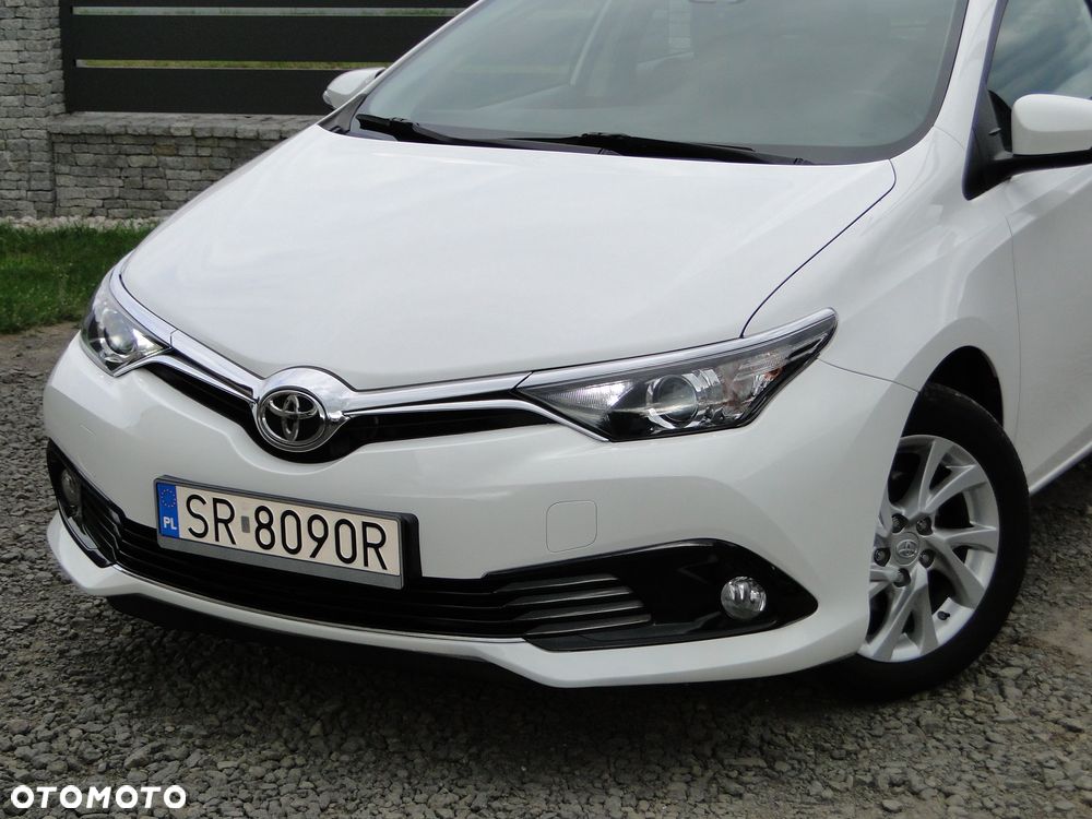 Toyota Auris 1.6 Premium - 10