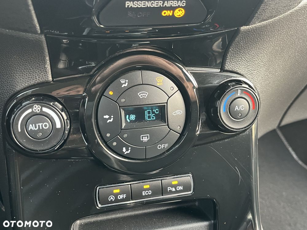 Ford Fiesta 1.0 EcoBoost S&S TITANIUM - 21
