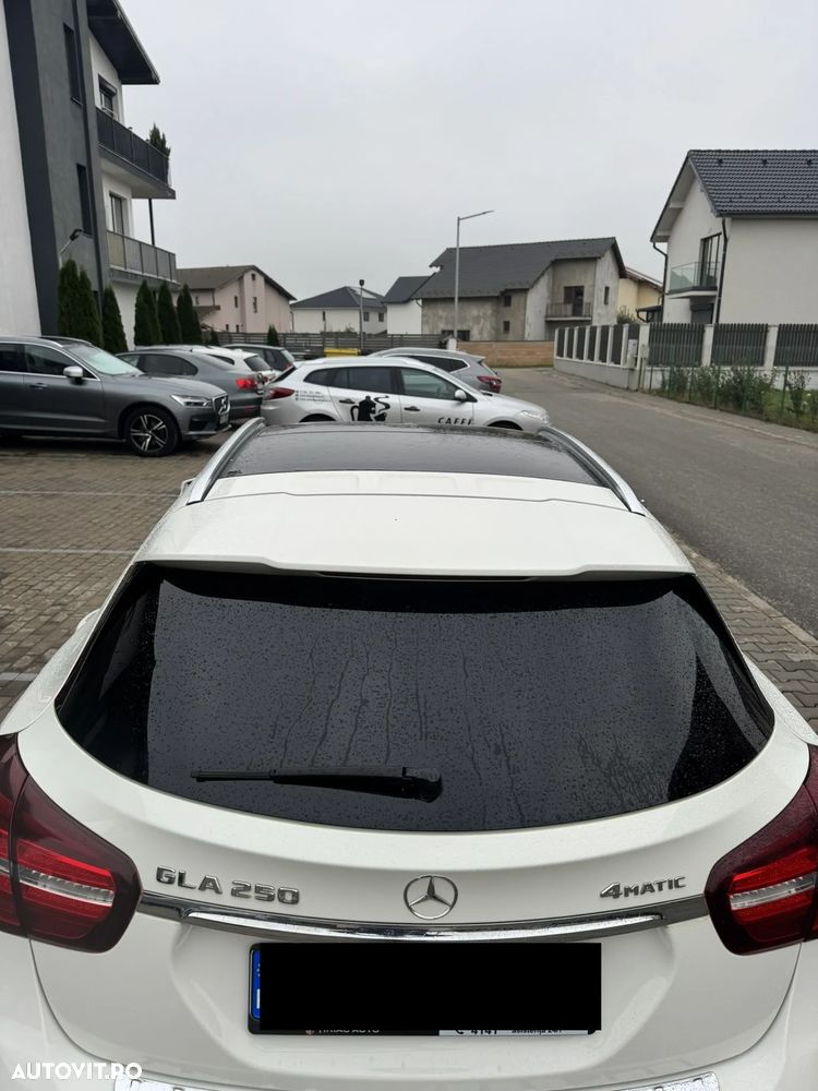 Mercedes-Benz GLA 250 4MATIC Aut. - 8