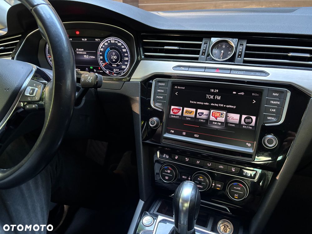 Volkswagen Passat - 8